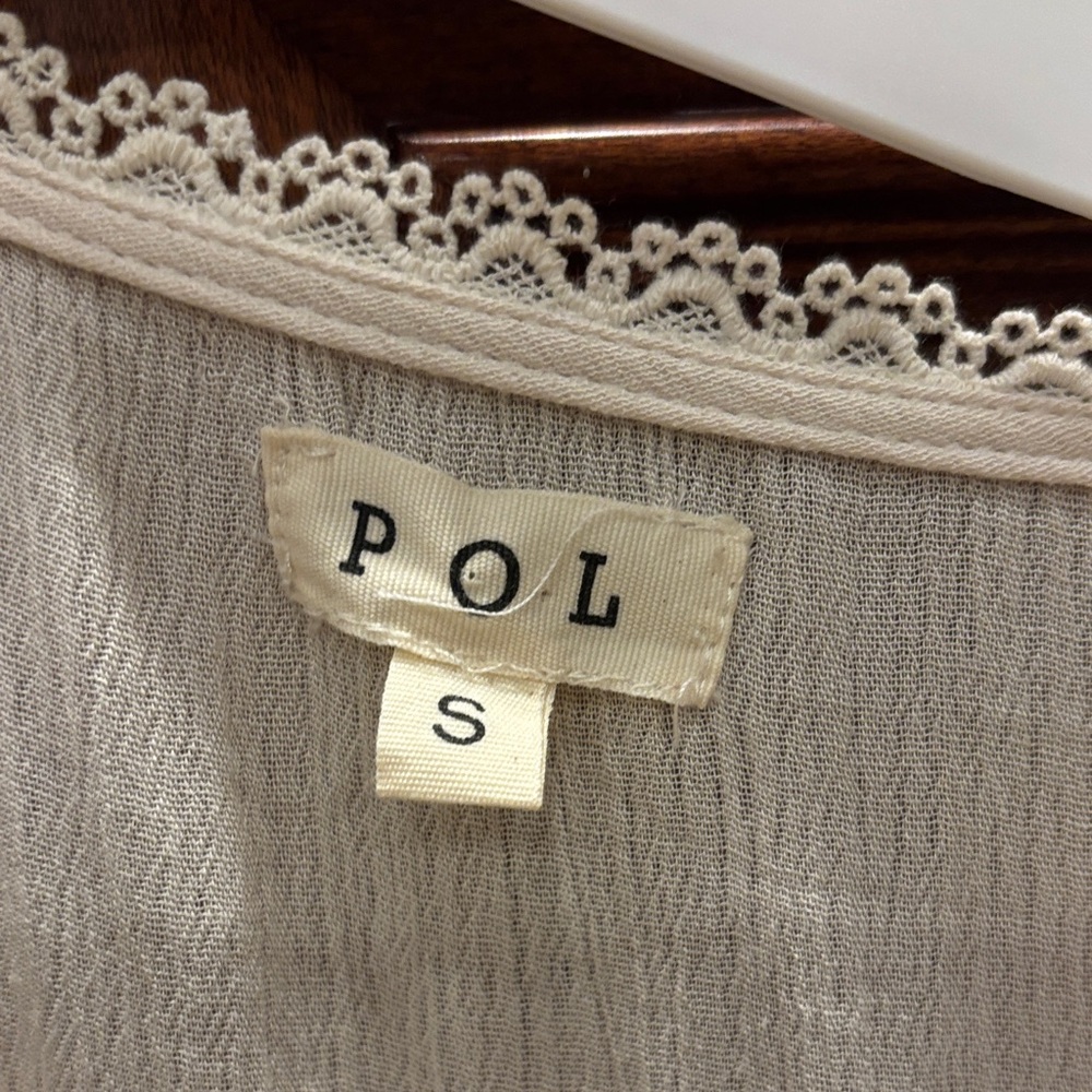 POL Cream Ruffle Hi/Low Lace Blouse - Picture 2 of 3